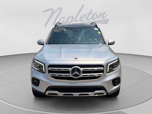 Used 2020 Mercedes-Benz GLB 250 w/ Premium Package image 9