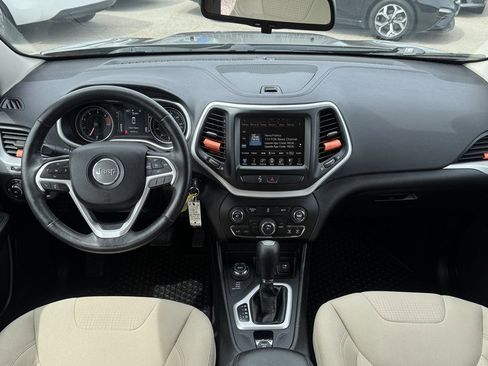 Used 2017 Jeep Cherokee Latitude w/ Safety/Convenience Group image 22