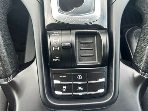 Used 2017 Porsche Cayenne AWD/4WD image 28