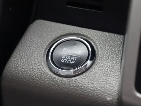 Used 2020 Ford F150 Lariat w/ Equipment Group 502A Luxury AWD/4WD image 23
