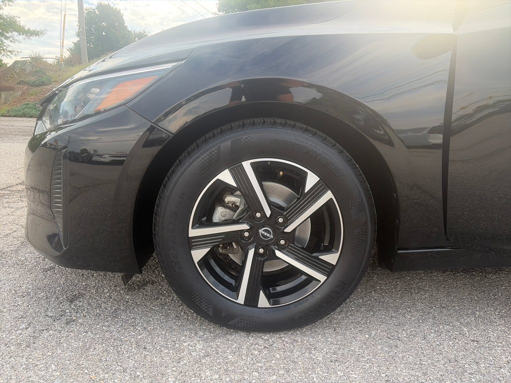 Used 2024 Nissan Sentra SV FWD image 26
