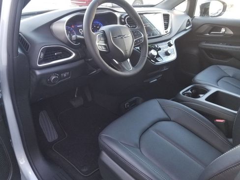 New 2026 Chrysler Voyager LX image 8