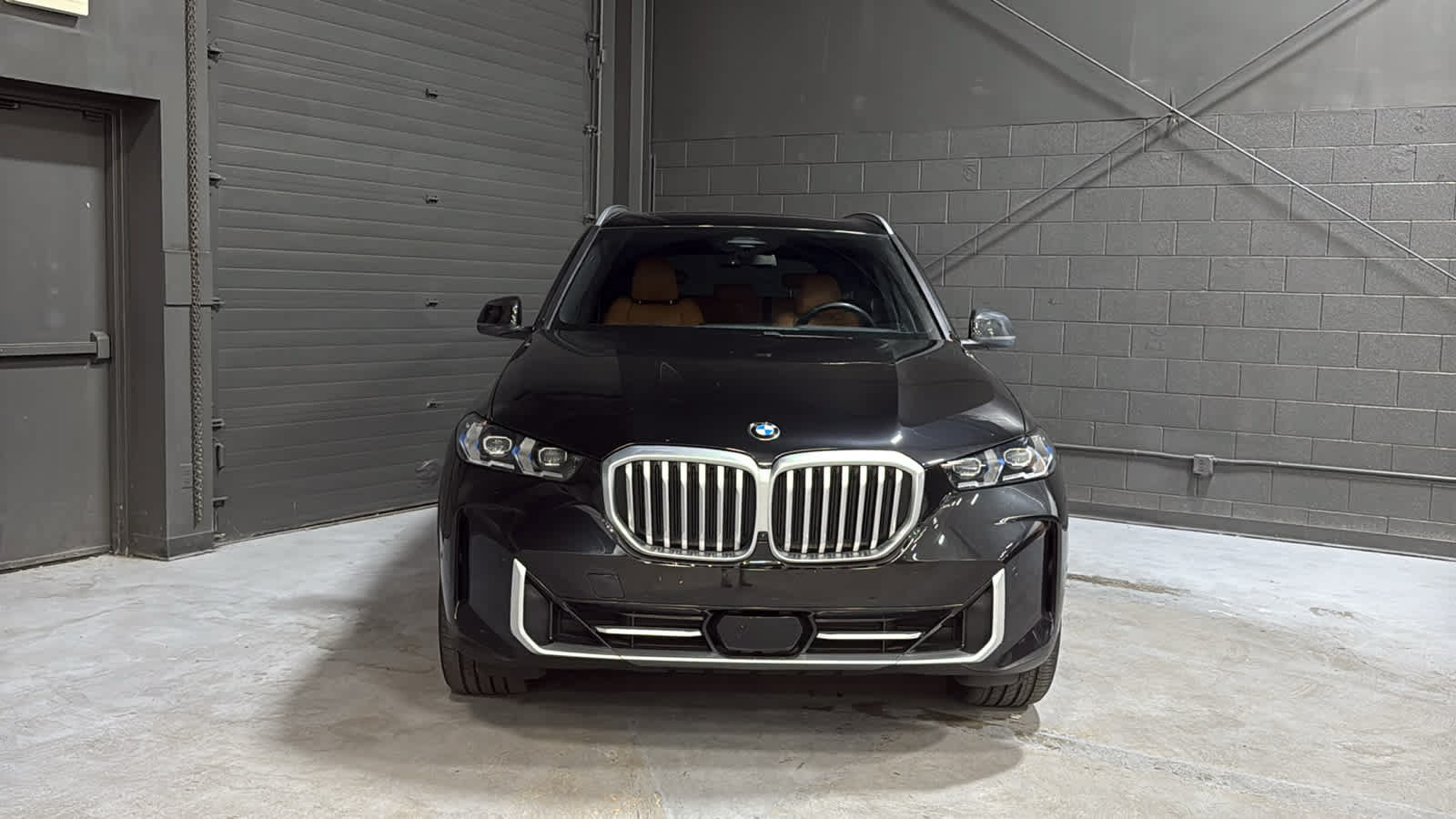 Used 2024 BMW X5 xDrive40i w/ Premium Package AWD/4WD image 2