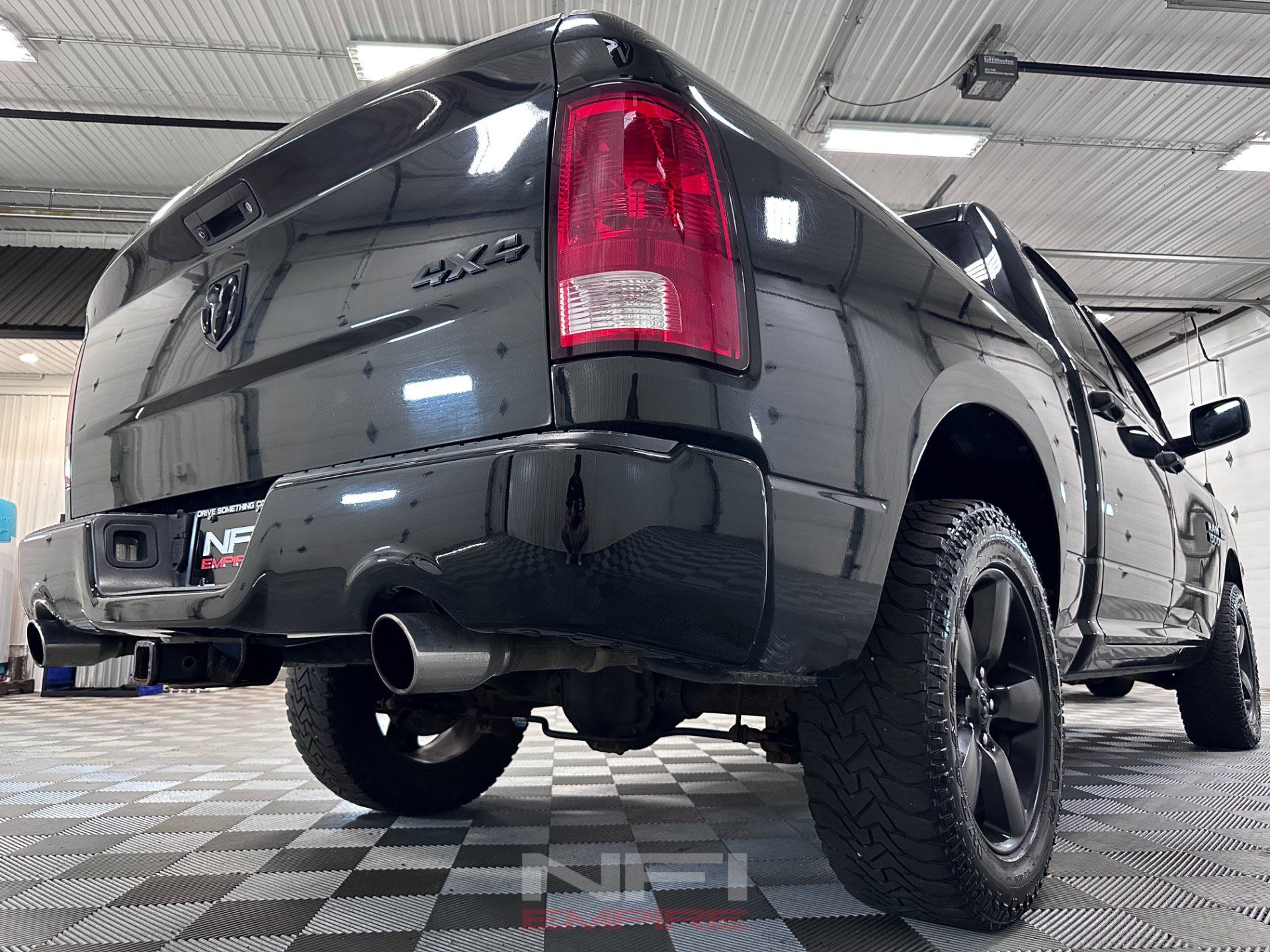 Used 2016 RAM 1500 Express w/ Black Ram 1500 Express Group AWD/4WD image 19