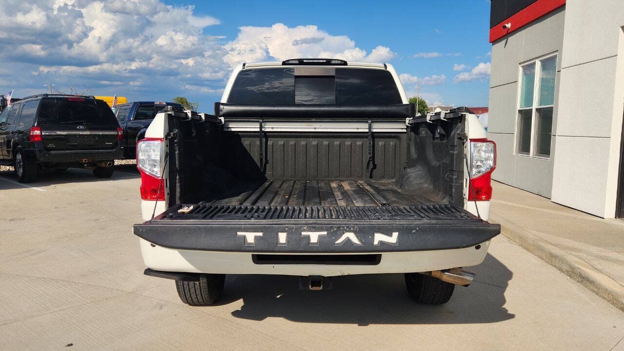 Used 2018 Nissan Titan PRO-4X AWD/4WD image 24