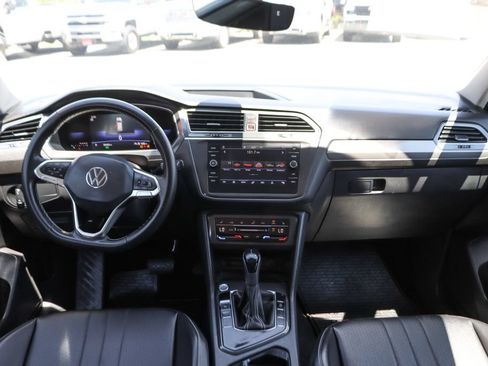 Used 2022 Volkswagen Tiguan SE FWD image 25