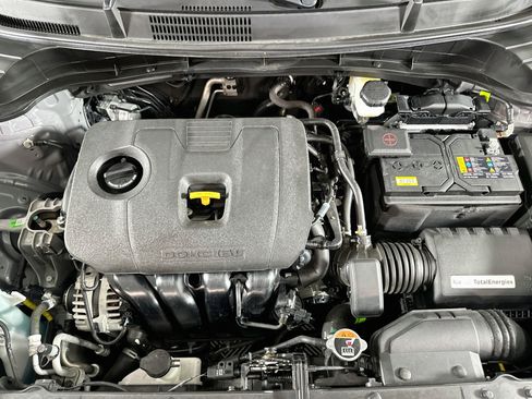 Used 2025 Kia Soul LX w/ LX Technology Package FWD image 31