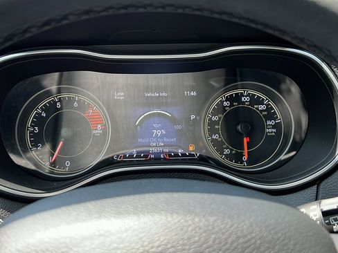 Used 2021 Jeep Cherokee Limited image 16