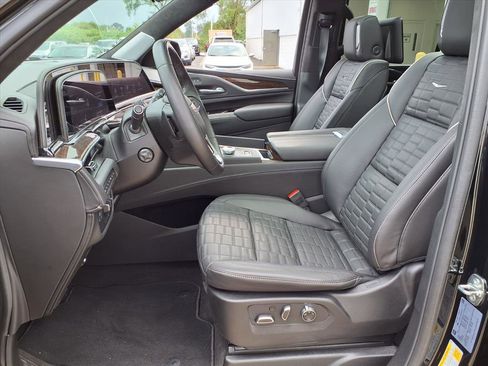 New 2024 Cadillac Escalade Premium Luxury Platinum w/ Heavy-Duty Trailer Package image 4