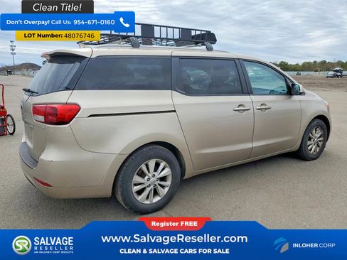 Used 2015 Kia Sedona LX image 4