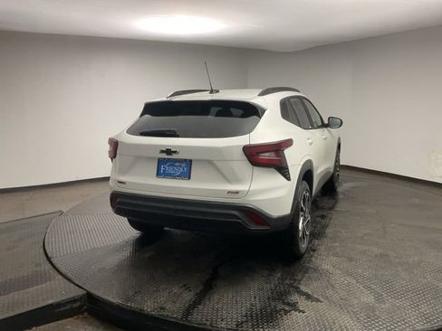 New 2026 Chevrolet Trax RS w/ Sunroof Package image 7