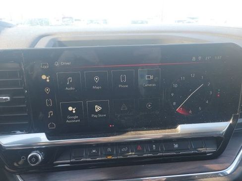 Used 2024 GMC Sierra 1500 SLT image 10