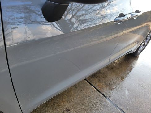 Used 2023 Chrysler Pacifica Touring-L FWD image 11