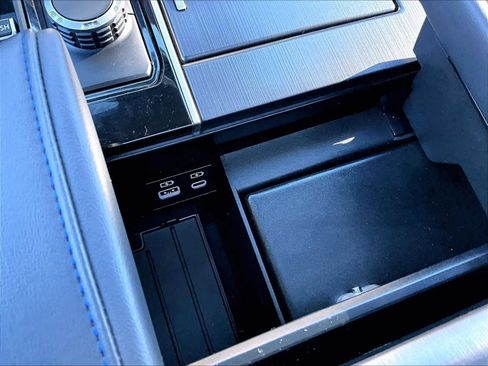 Used 2025 Toyota Sequoia Platinum image 28