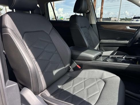Used 2024 Volkswagen Atlas SE FWD image 12
