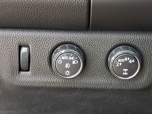 Used 2018 Chevrolet Colorado LT w/ Redline Special Edition AWD/4WD image 25