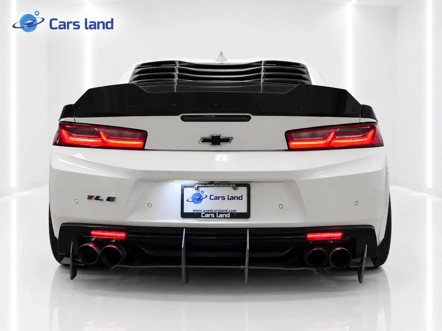 Used 2018 Chevrolet Camaro SS RWD image 4