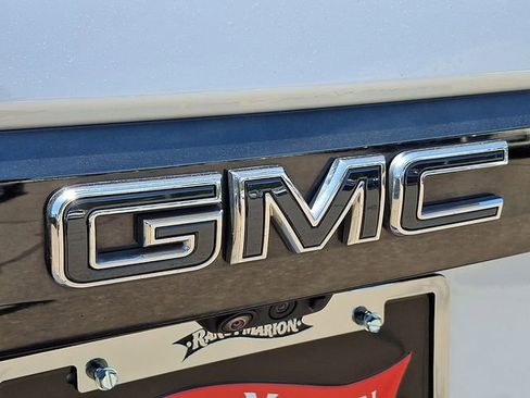 Used 2024 GMC Yukon Denali Ultimate AWD/4WD image 27