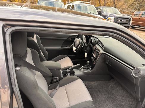 Used 2015 Scion tC image 7