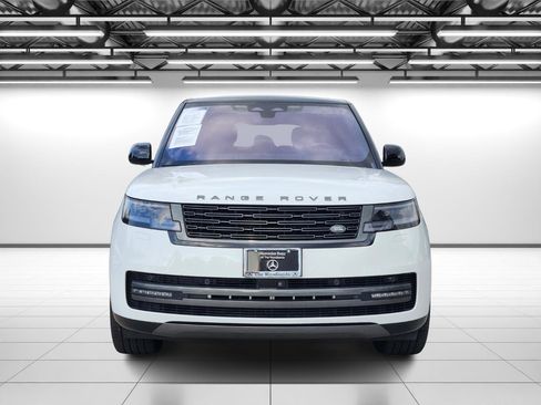 Used 2022 Land Rover Range Rover Long Wheelbase SE image 4