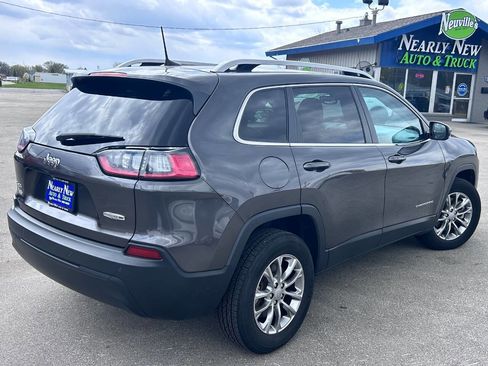 Used 2021 Jeep Cherokee Latitude Plus AWD/4WD image 6