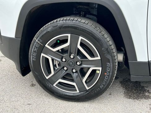 New 2026 Jeep Cherokee Limited image 24