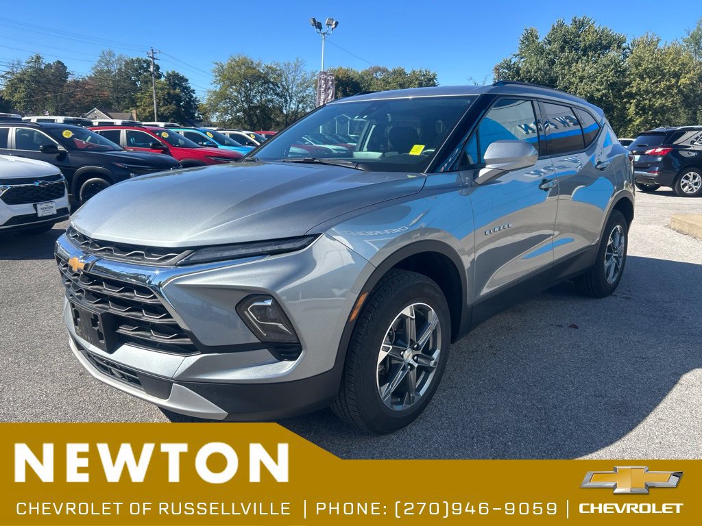 Used 2023 Chevrolet Blazer LT w/ Convenience Package FWD image 3