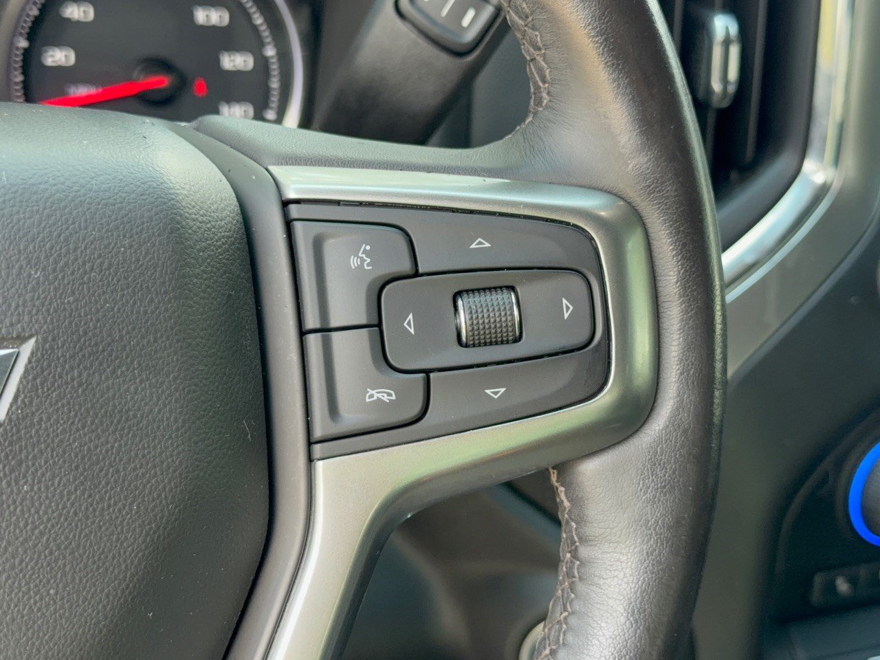 Used 2021 Chevrolet Silverado 2500 LTZ w/ LTZ Convenience Package AWD/4WD image 19