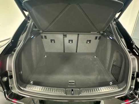 Used 2026 Porsche Macan AWD/4WD image 27