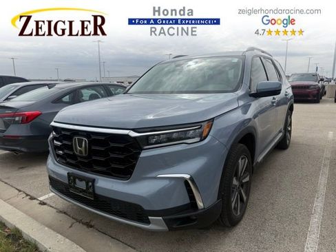 Used 2024 Honda Pilot Touring image 3