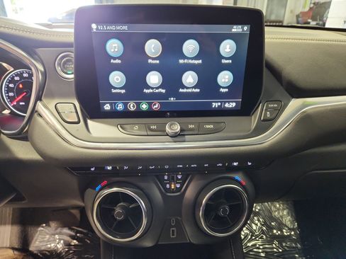 Used 2025 Chevrolet Blazer LT image 8