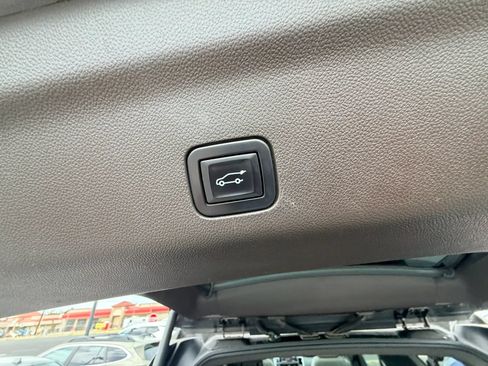 Used 2021 Chevrolet Suburban Z71 AWD/4WD image 29