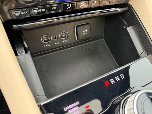 Certified 2024 Jeep Grand Cherokee L Limited w/ Luxury Tech Group II image 25