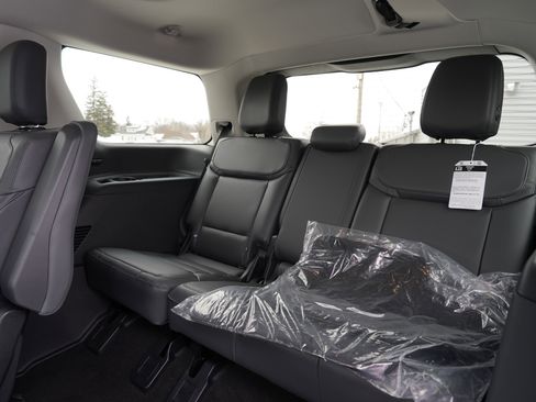 New 2026 Ford Expedition Active image 21