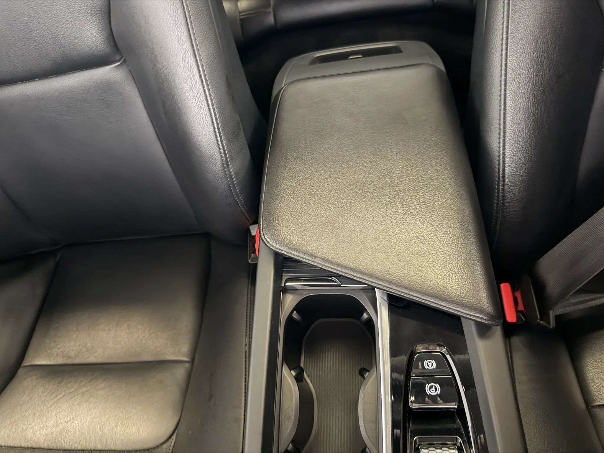 Used 2019 Volvo S60 T5 Momentum w/ Premium Package FWD image 23