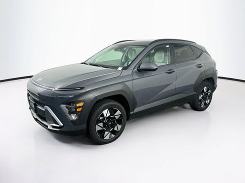 Used 2025 Hyundai Kona SEL AWD/4WD image 3