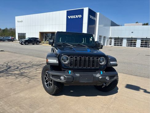 Used 2024 Jeep Wrangler Unlimited Rubicon 4xe w/ Technology Group AWD/4WD image 2