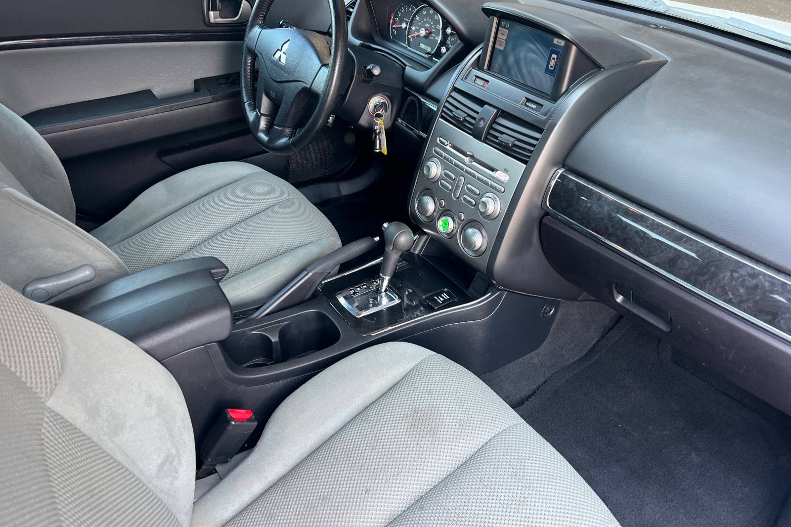 Used 2011 Mitsubishi Galant FWD image 16