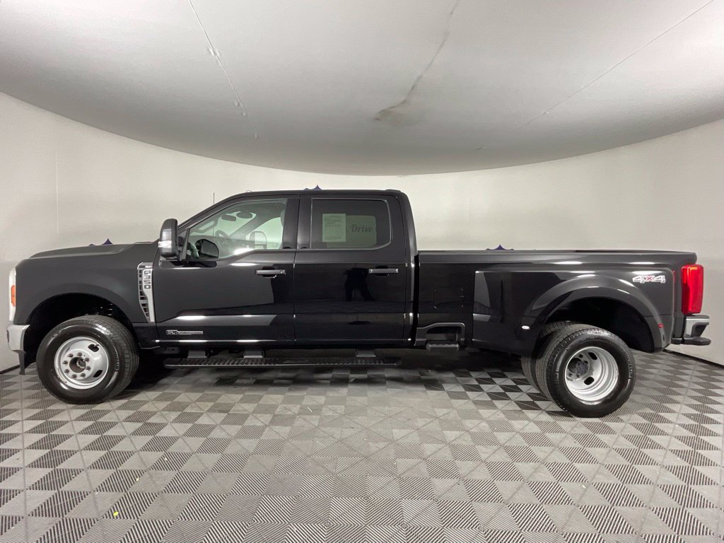 Certified 2025 Ford F350 XLT AWD/4WD image 6
