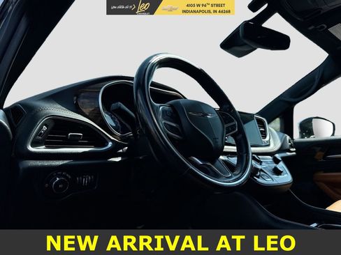 Used 2021 Chrysler Pacifica Pinnacle image 9