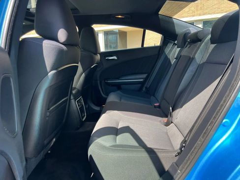 Used 2015 Dodge Charger SXT RWD image 17