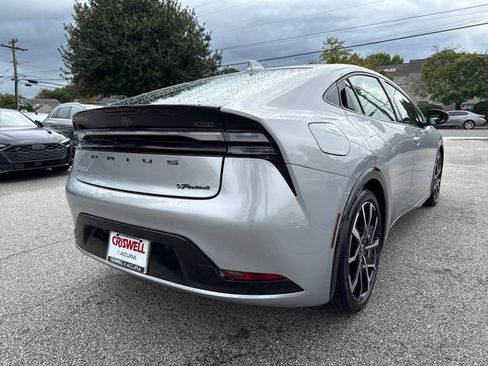 Used 2024 Toyota Prius Prime image 5
