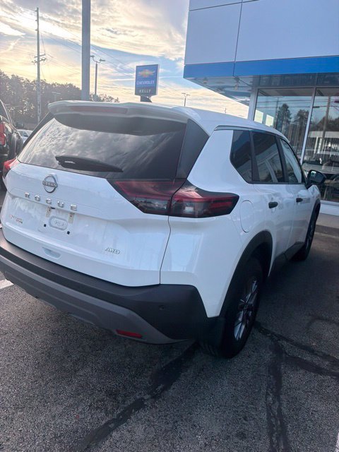 Used 2023 Nissan Rogue S AWD/4WD image 7