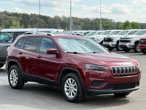 Used 2020 Jeep Cherokee Latitude w/ Cold Weather Group AWD/4WD image 33