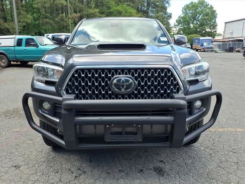 Used 2018 Toyota Tacoma TRD Sport AWD/4WD image 37