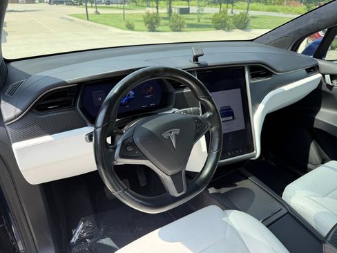 Used 2018 Tesla Model X AWD/4WD image 8