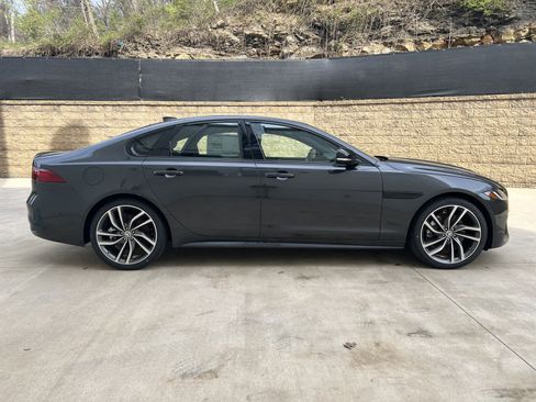 Used 2024 Jaguar XF R-Dynamic SE image 7