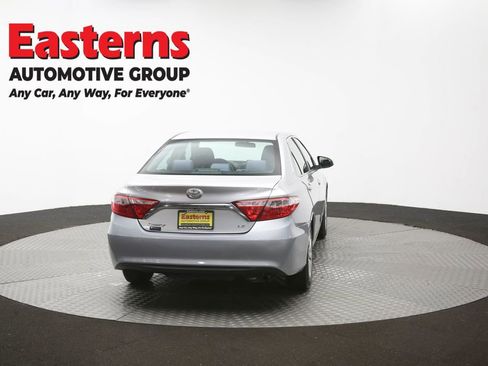 Used 2017 Toyota Camry LE FWD image 37