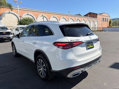 Used 2024 Mercedes-Benz GLC 300 w/ Winter Package image 6