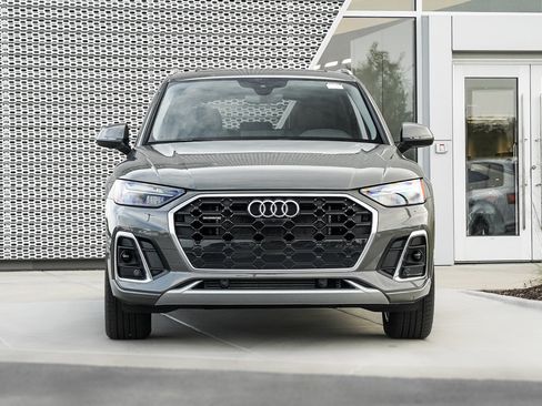 Certified 2024 Audi Q5 e Premium Plus image 32